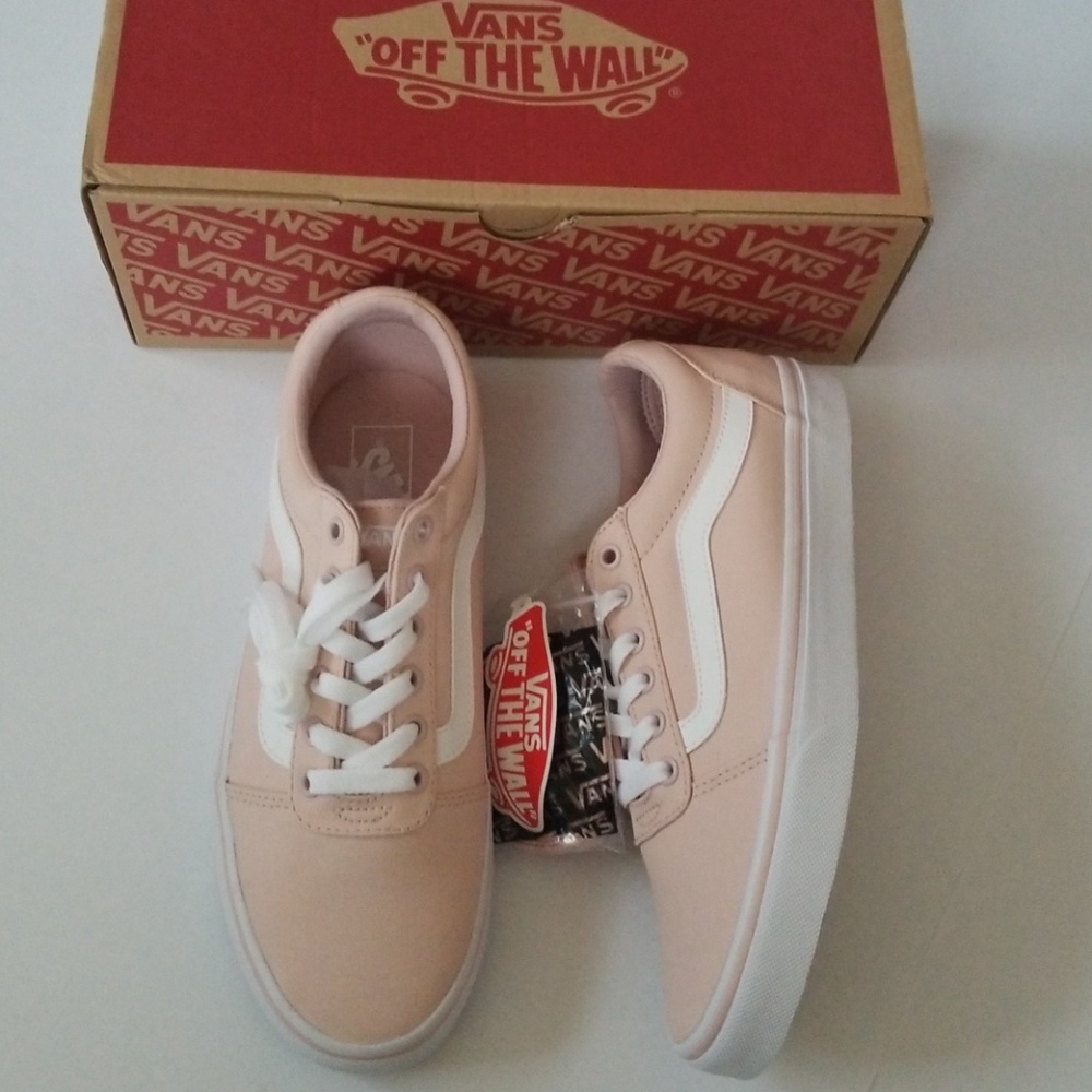 NWT Vans w/ xtra Shoe Laces - Picture 2 of 5